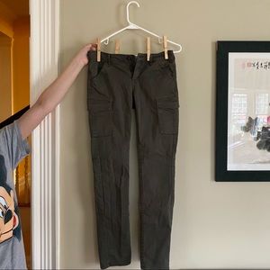 Uniqlo Low -Medium Rise Utility Pants (26-27)